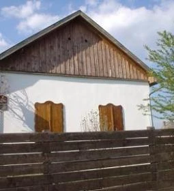 Tornácos Parasztház