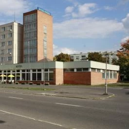 Phőnix Hotel Tiszaújváros - Külső kép