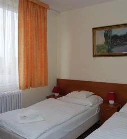 Cívis Hotel Phőnix