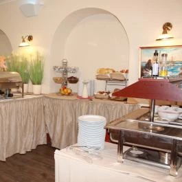 Land-Plan Hotel & Restaurant Töltéstava - Vendéglátás