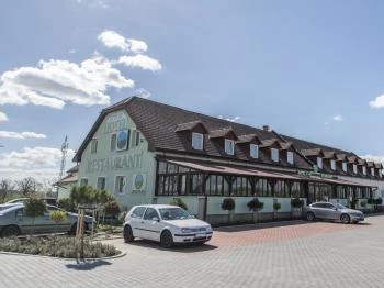 Land-Plan Hotel & Restaurant Töltéstava Land-Plan Hotel & Restaurant Töltéstava