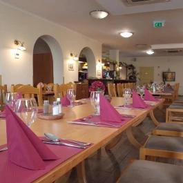 Land-Plan Hotel & Restaurant Töltéstava - Vendéglátás