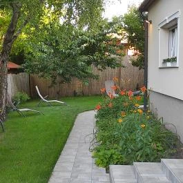 Garden Home Törökbálint Törökbálint - Medence/kert