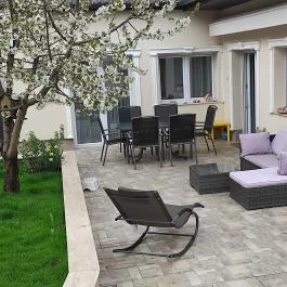 Garden Home Törökbálint Törökbálint - Medence/kert