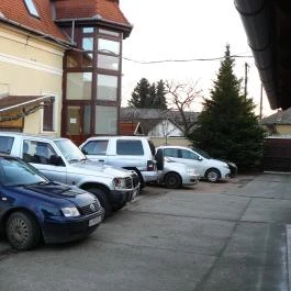 MO-HA Panzió Törökszentmiklós - Medence/kert