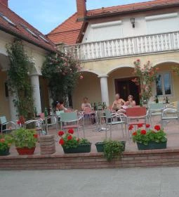 Hotel Bakony