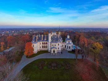 Schossberger-kastély Tura