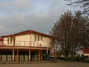 Újhartyáni Faluközpont Újhartyán