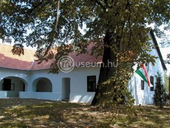 Noszlopy Kúria Újvárfalva