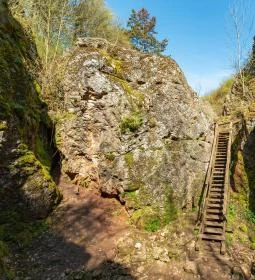 182. legjobb látnivaló: Csárda-hegyi őskarszt 