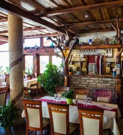 Camelot Club Hotel & Étterem