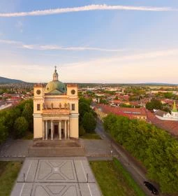 Váci Nagyboldogasszony-székesegyház 