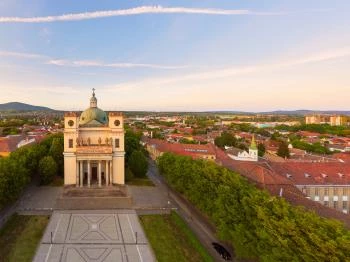 Váci Nagyboldogasszony-székesegyház Vác