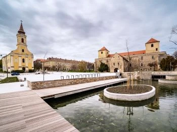 Hunyadi Mátyás tér Várpalota