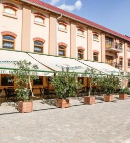 Hunor Hotel és Étterem