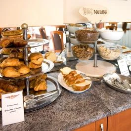 Airport Hotel Budapest Vecsés - Vendéglátás