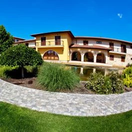 Hotel Stáció Wellness & Konferencia Vecsés - Medence/kert