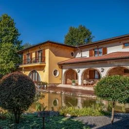 Hotel Stáció Wellness & Konferencia Vecsés - Medence/kert