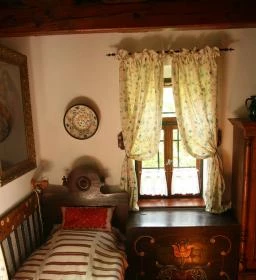 Cserépmadár Szállás