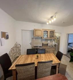 Francesco Apartmanház