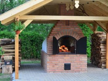 Fenyőharaszt Kastélyszálló étterme Verseg