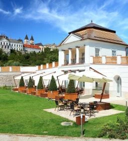 Historia Kert Kávéház & Borbár