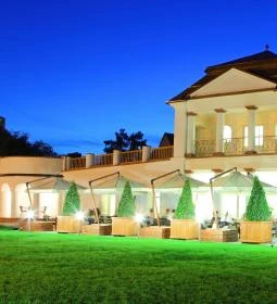 Historia Kert Kávéház & Borbár