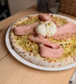 Pizza Rosa