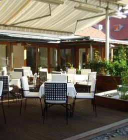 Gizella Hotel & Étterem