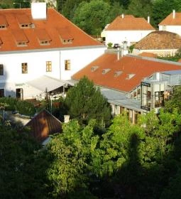 Gizella Hotel & Étterem