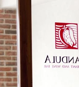 Mandula Étterem & Borbár