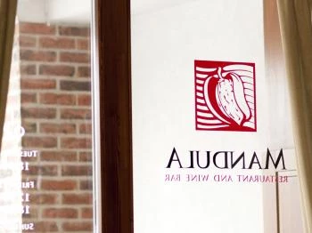 Mandula Étterem & Borbár Villány