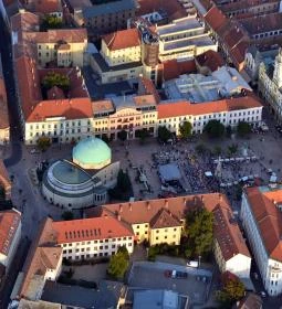 Pécsi Széchenyi tér