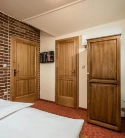 Vinatus Pince & Fogadó