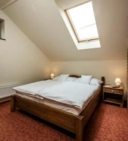 Vinatus Pince & Fogadó