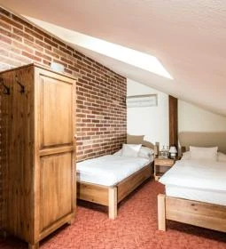 Vinatus Pince & Fogadó