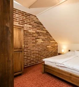 Vinatus Pince & Fogadó