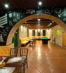 Sárga Ház Borgerező & Bisztró