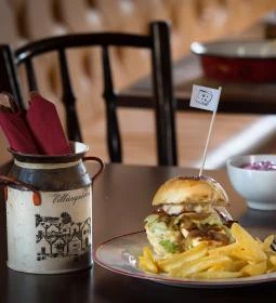 Sárga Ház Borgerező & Bisztró