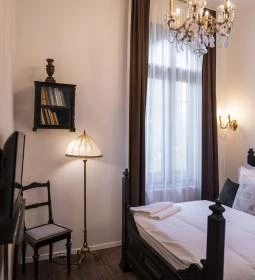 Mr. Görgey Art Hotel & Bistro