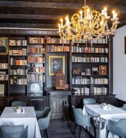 Mr. Görgey Art Hotel & Bistro