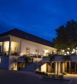 Helikon Taverna Panoráma Étterem