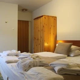 Zenit Hotel Vendégház Vonyarcvashegy - Szobák