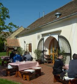 Szent Antal Fogadó étterme