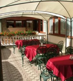 Erdőgyöngye Étterem