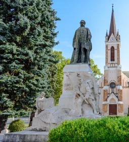 Csány László szobra