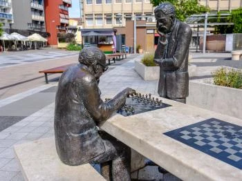 Sakkozók szobor Zalaegerszeg