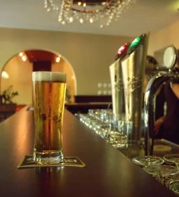 Fiáker Vendéglő & Panzió