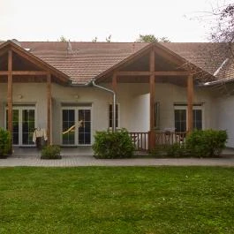 Hotel Platán Zamárdi - Külső kép