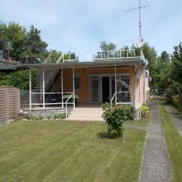 Part Közeli Vendégház Zamárdi - Medence/kert